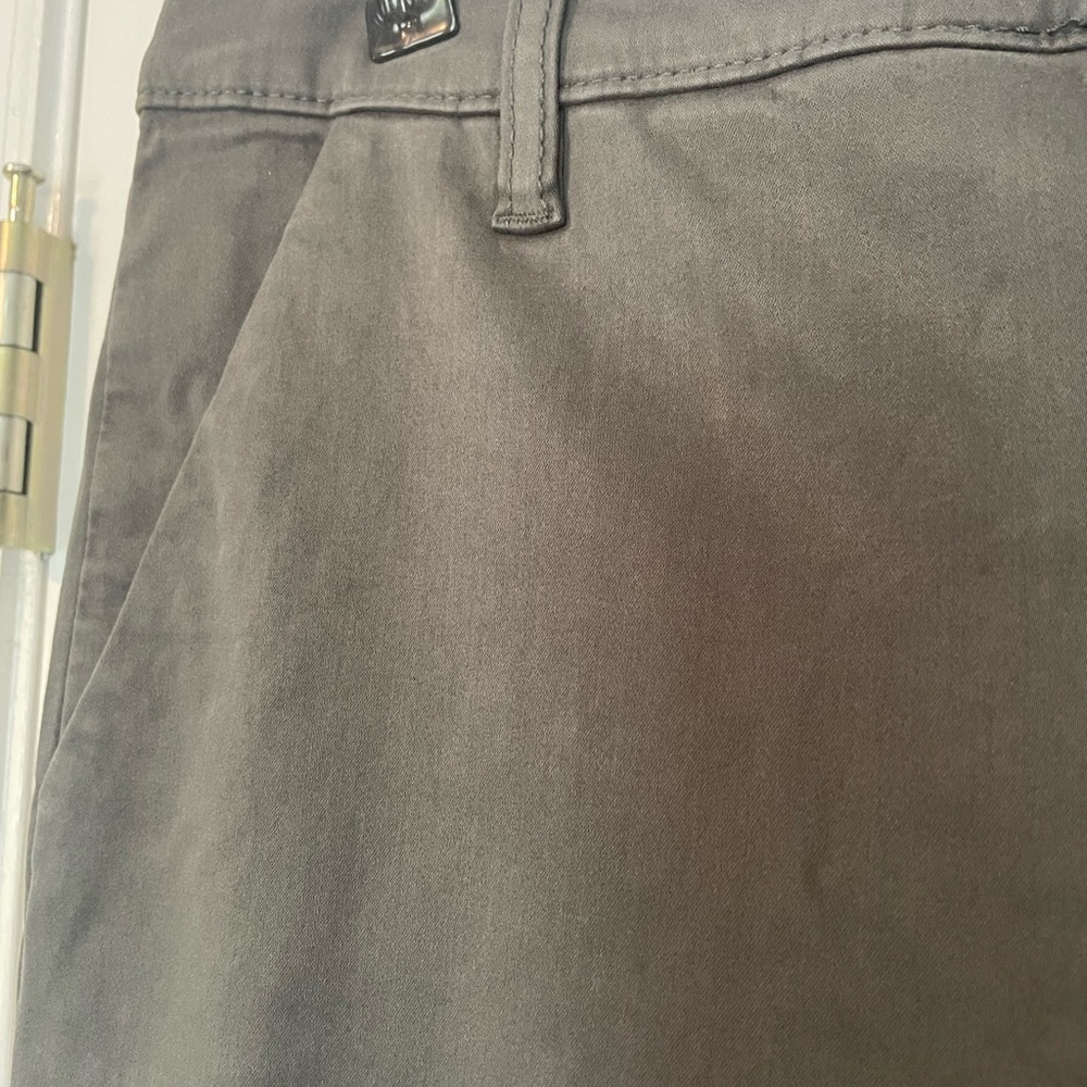 Womens straight leg trouser size 10. Green gray.